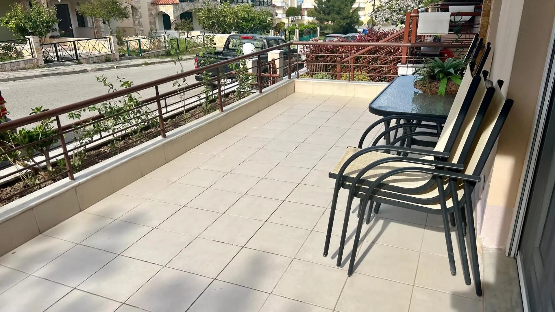 Ground-Floor Apartment With Terrace Kallithea