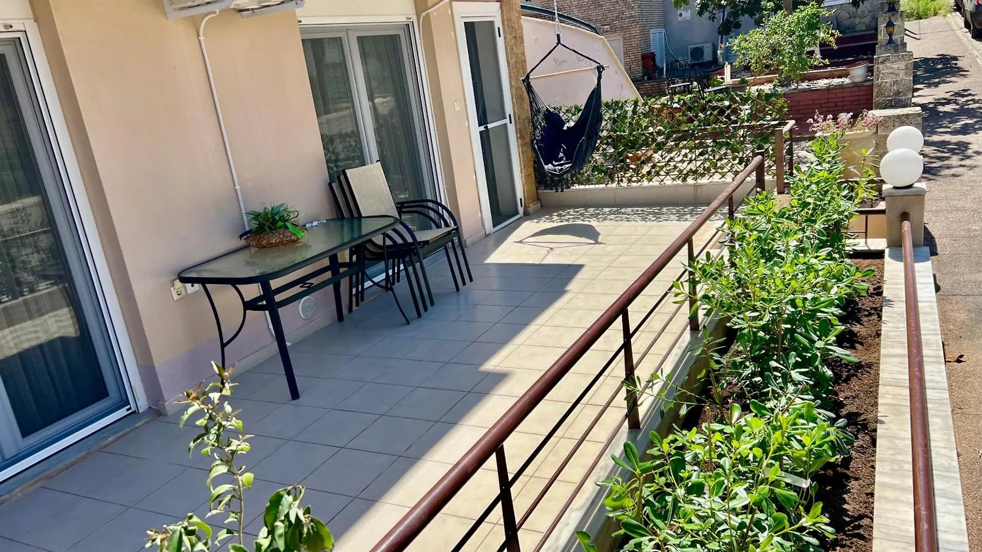 Ground-Floor Apartment With Terrace Kallithea